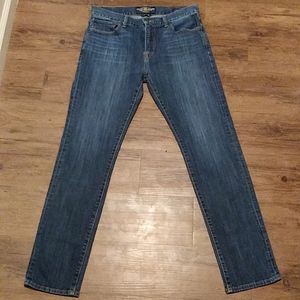Lucky Brand Blue Jeans, size 31x32 Authentic Skinny. Dark blue PERFECT CONDITION